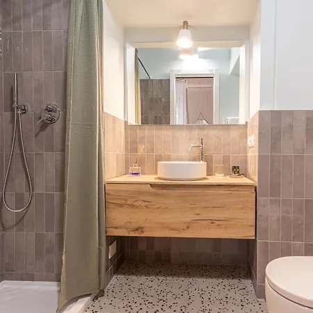 Ambra - Liberty At The Imperial Forums *