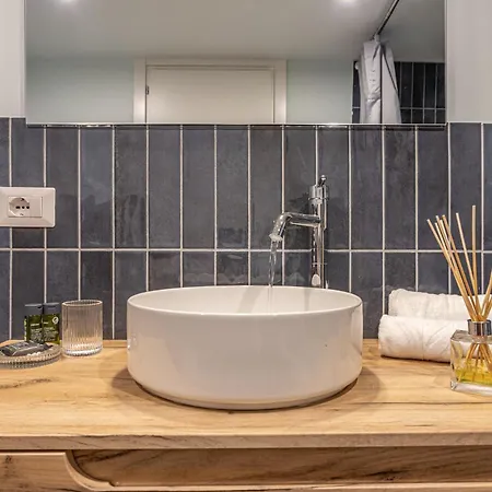 Ambra - Liberty At The Imperial Forums *