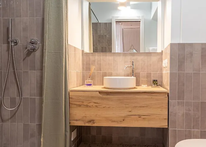 Ambra - Liberty At The Imperial Forums *